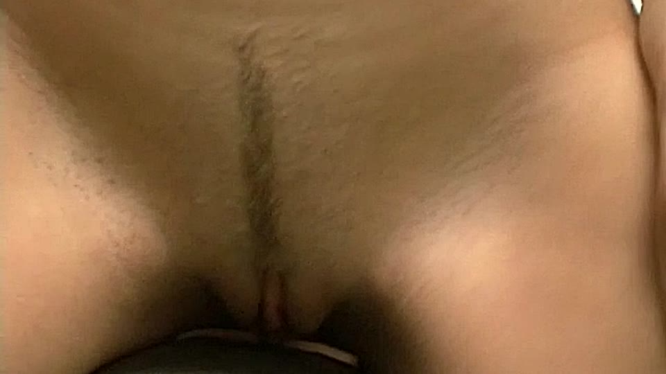 Teen spritzt auf Fickmaschine