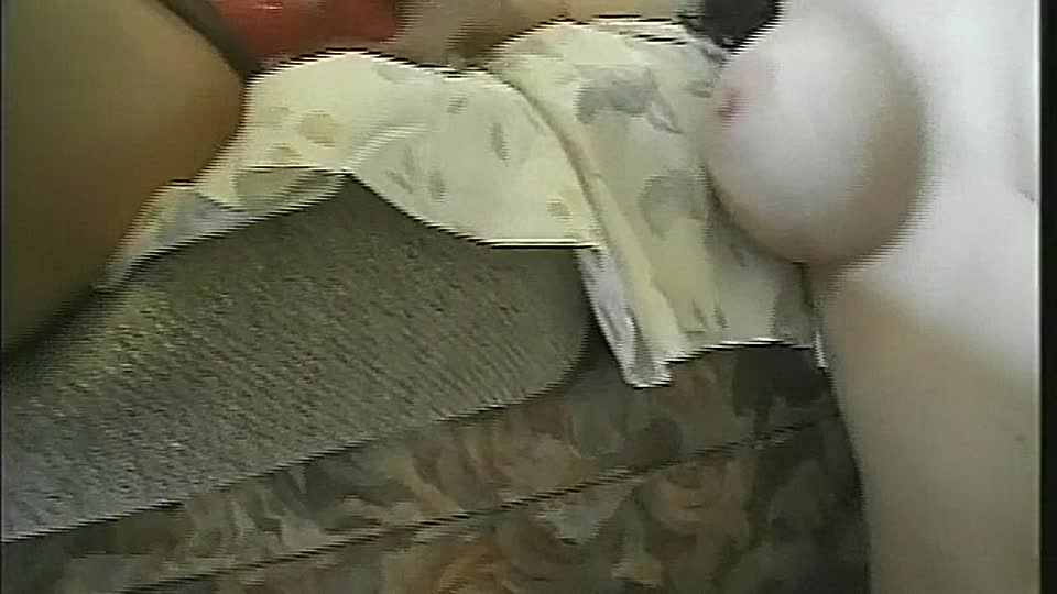 Lesbenfick mit Dildo