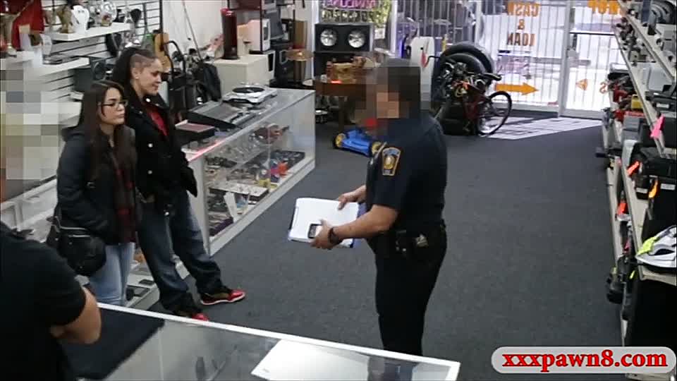 Die Polizei fickt einen Diebesjungen
